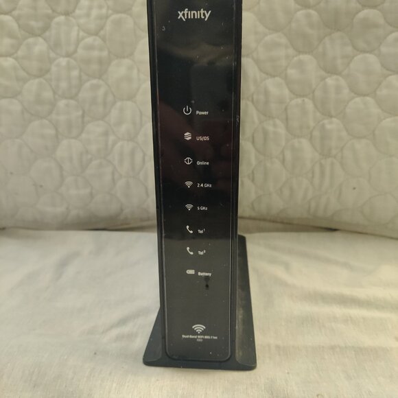 Comcast Xfinity WiFi modem Router + XiD-P Cable Box + Xg2v2-S Cable box Bundle - Picture 6 of 13